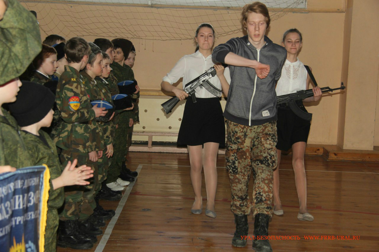 Школа 143 екатеринбург. Школа 143 Екатеринбург фото. Школа 143 Новосибирск.